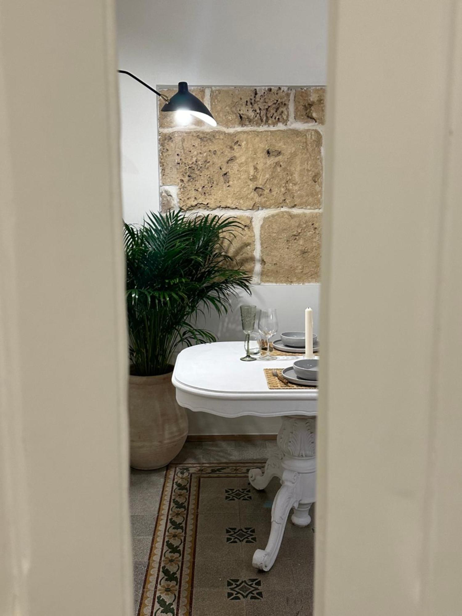 F Home Noto Exteriér fotografie